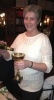 Damvinnaren Catrin Lood, gratuleras av Volvo FK Kping 